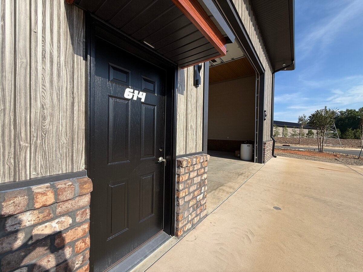 144 McCrary Rd, Mooresville, NC 28117 - Unit 614 - - Interior Photo - Image 1 of 3