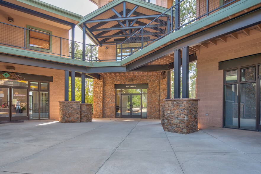 1600 W University Ave, Flagstaff, AZ à louer - Photo du bâtiment - Image 2 de 6