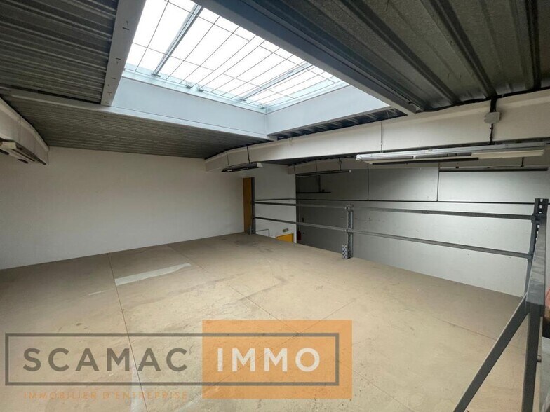 Industrial in Bondoufle for lease - Interior Photo - Image 3 of 24