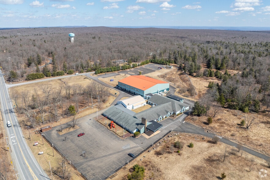 1110 Carriage Ln, Tobyhanna, PA for lease - Aerial - Image 2 of 5