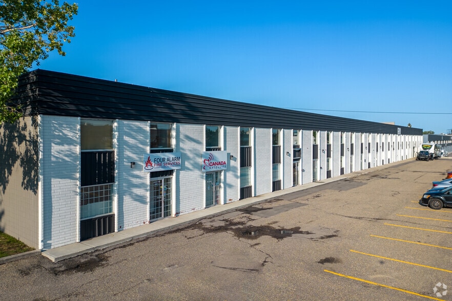 2121 39th Ave NE, Calgary, AB for sale - Primary Photo - Image 1 of 1