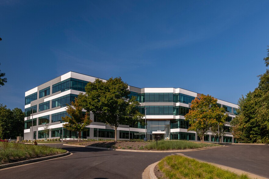 6950 Columbia Gateway Dr, Columbia, MD à louer - Photo du bâtiment - Image 2 de 7