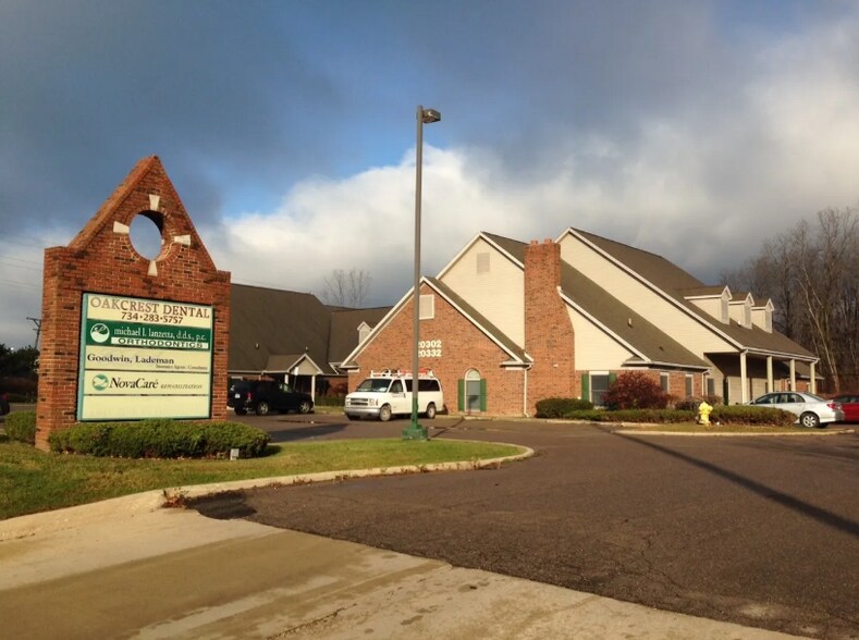 20302-20392 Eureka Rd, Taylor, MI à louer - Photo du bâtiment - Image 2 de 4