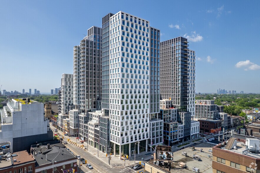 601 Markham St, Toronto, ON à louer - Photo du bâtiment - Image 2 de 4