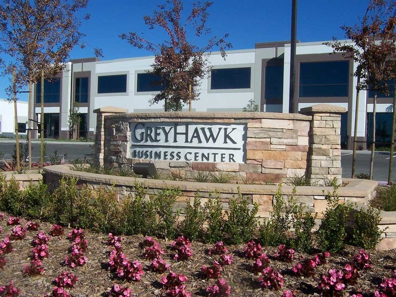 3246 Grey Hawk Ct, Carlsbad, CA à vendre - Photo du bâtiment - Image 2 de 6