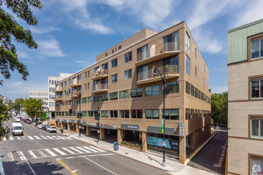 2201 Wisconsin Ave NW, Washington, DC for lease - Building Photo - Image 2 of 5