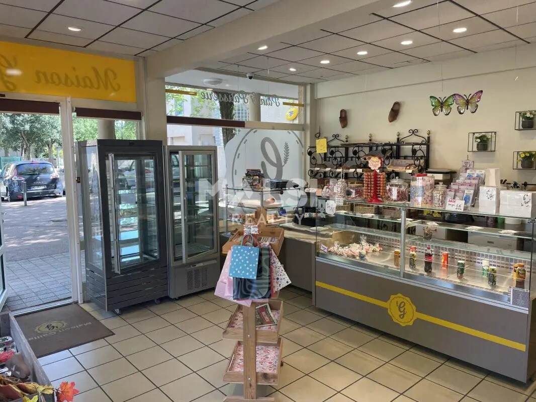 Retail in Villette-de-Vienne for lease Interior Photo- Image 1 of 4