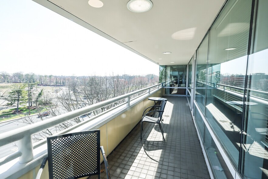 11200 Rockville Pike, North Bethesda, MD à louer - Photo du bâtiment - Image 2 de 29
