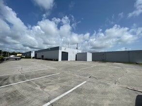 1243 W 52nd St, Mangonia Park, FL for lease Building Photo- Image 2 of 16