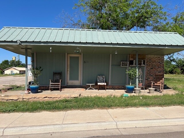 611 N Bridge St, Brady, TX à vendre Photo principale- Image 1 de 5