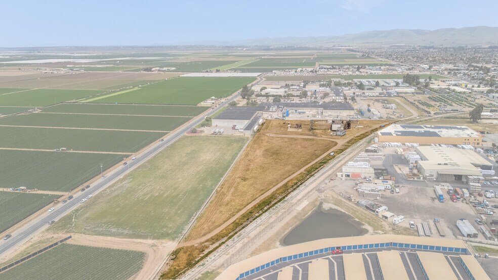 802 Hanson Way, Santa Maria, CA à vendre - Photo du bâtiment - Image 2 de 3