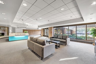 700 Pilgrim Way, Green Bay, WI à louer Photo intérieure- Image 2 de 2