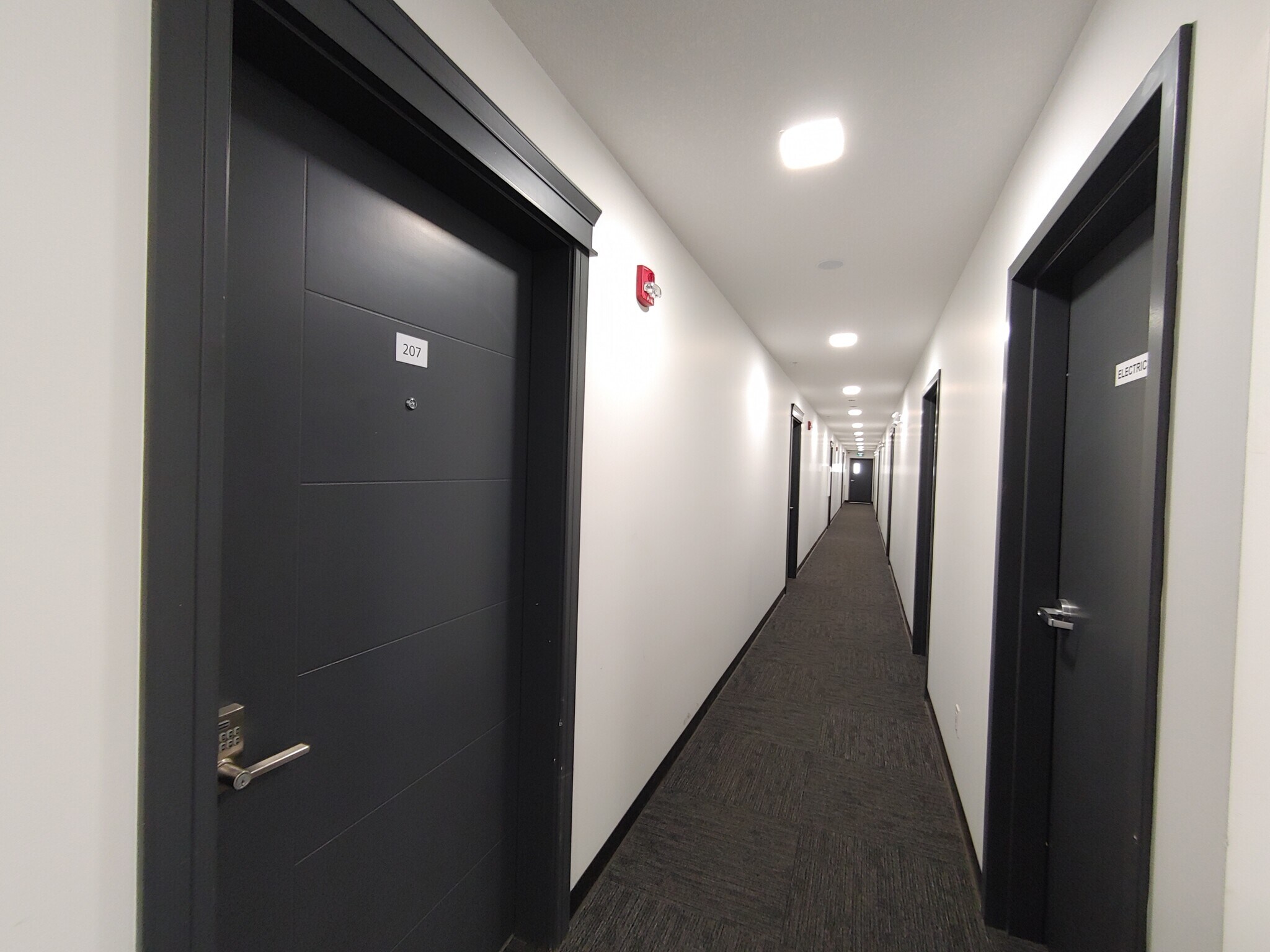 10882 98 St NW, Edmonton, AB for sale Interior Photo- Image 1 of 1