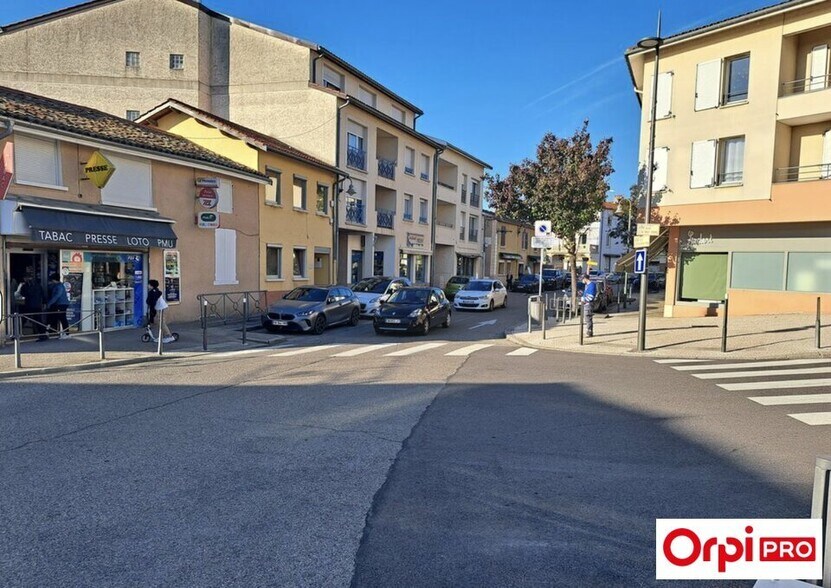Retail in Mions for lease - Building Photo - Image 3 of 7