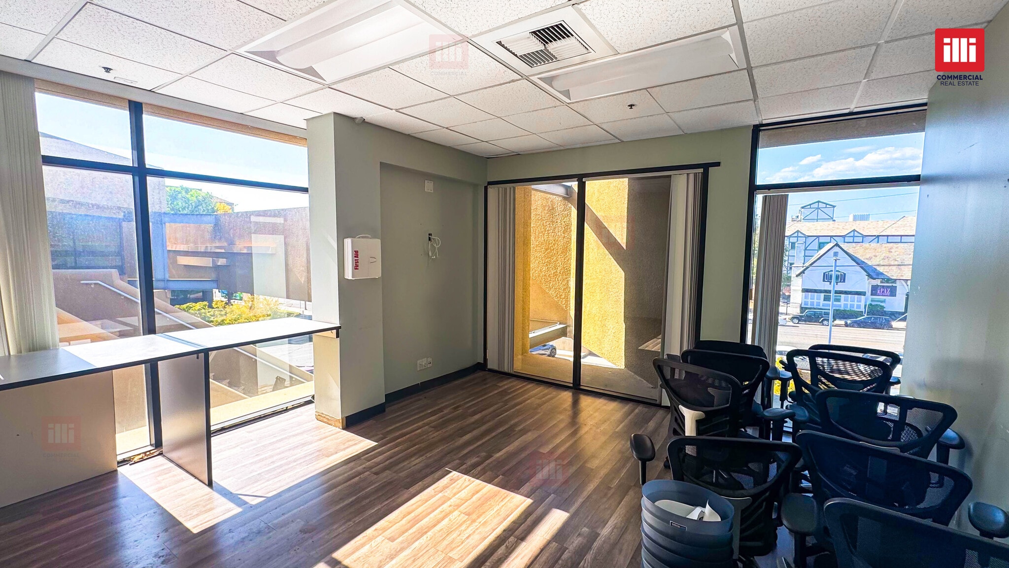 20640-20668 Ventura Blvd, Woodland Hills, CA for lease Interior Photo- Image 1 of 6