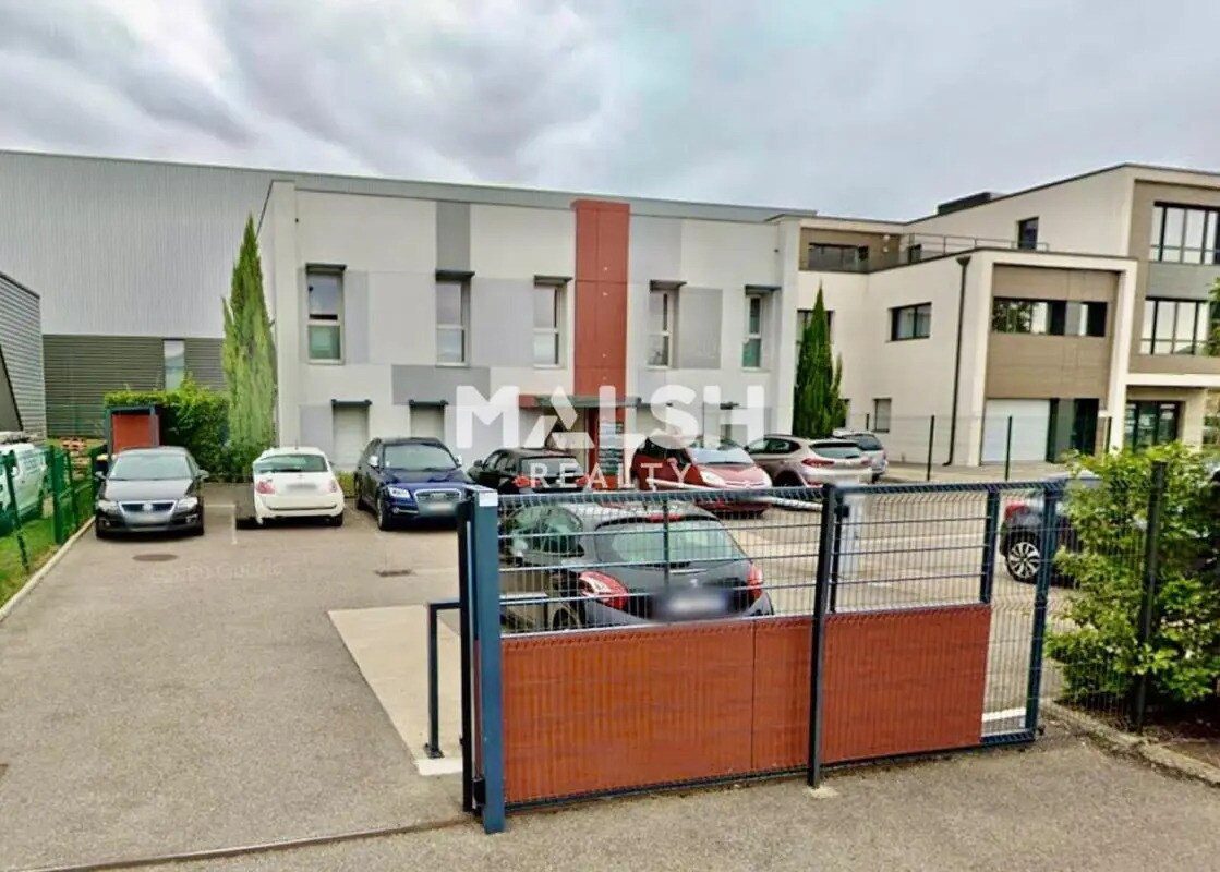 Office in Craponne for lease Building Photo- Image 1 of 6