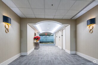 1320 Old Chain Bridge Rd, McLean, VA for lease Lobby- Image 1 of 1