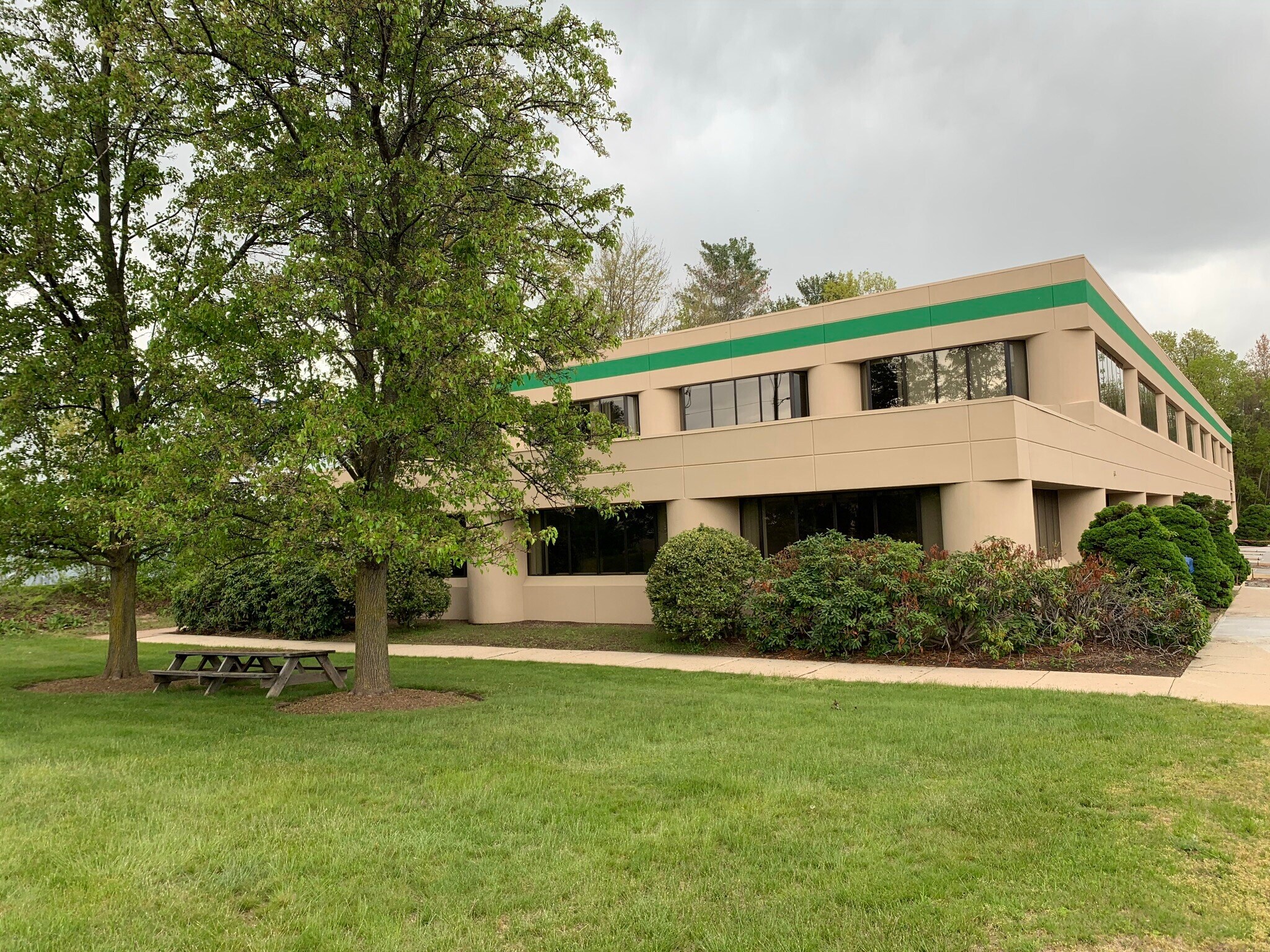 839 Marshall Phelps Rd, Windsor, CT à vendre Photo principale- Image 1 de 12
