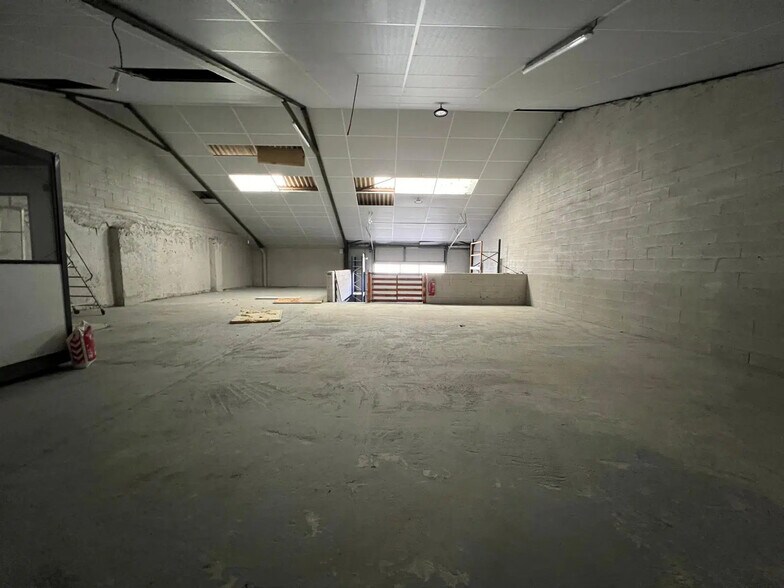 Flex dans Moissy-Cramayel à louer - Photo du bâtiment - Image 2 de 9