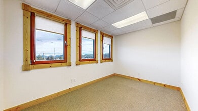 31955 Castle Ct, Evergreen, CO for lease Interior Photo- Image 2 of 4