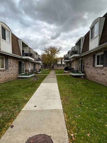 61 S Fisher Rd, Buffalo, NY for sale - Building Photo - Image 2 of 5