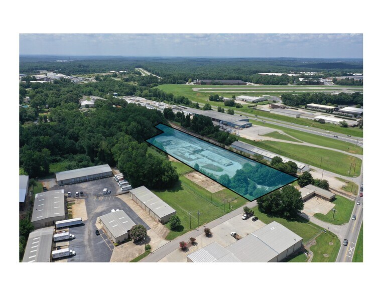 1121 SW Airport St, Gainesville, GA à louer - Photo du bâtiment - Image 2 de 5