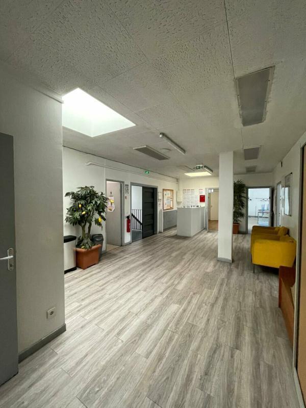 Office in Sarcelles for lease Interior Photo- Image 1 of 4
