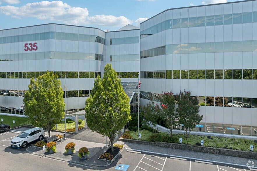 535 Route 38, Cherry Hill, NJ à louer - Photo principale - Image 1 de 25
