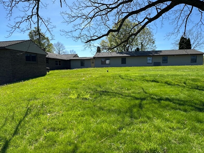 1668 W Hibbard Rd, Owosso, MI for sale - Building Photo - Image 2 of 35