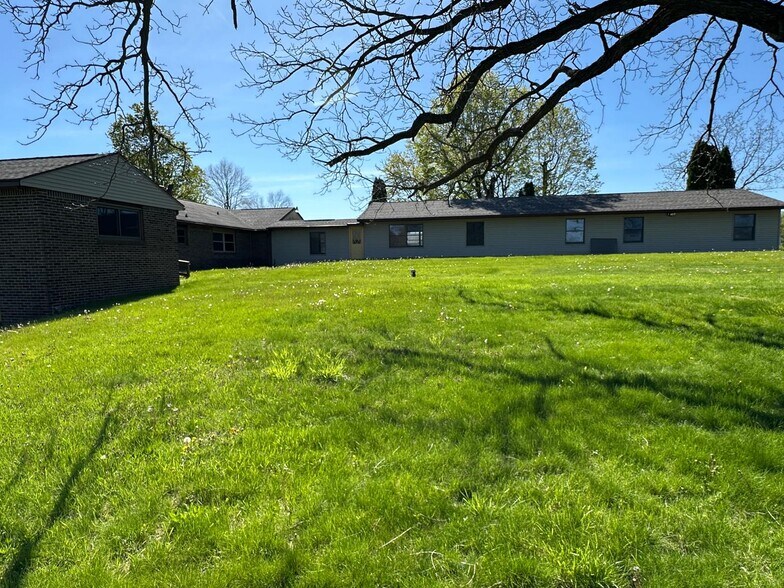 1668 W Hibbard Rd, Owosso, MI à vendre - Photo du bâtiment - Image 2 de 35