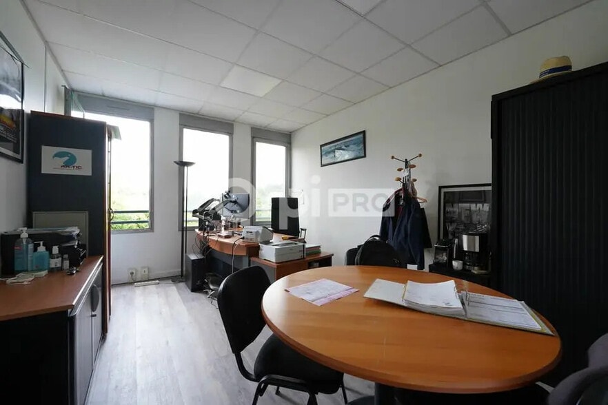 Bureau dans Saint-Genis-Laval à vendre - Photo intérieure - Image 3 de 7