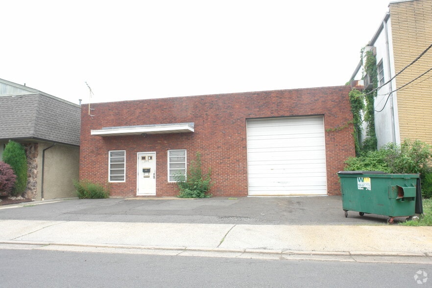 205 E 11th Ave, Roselle, NJ for sale - Building Photo - Image 2 of 6