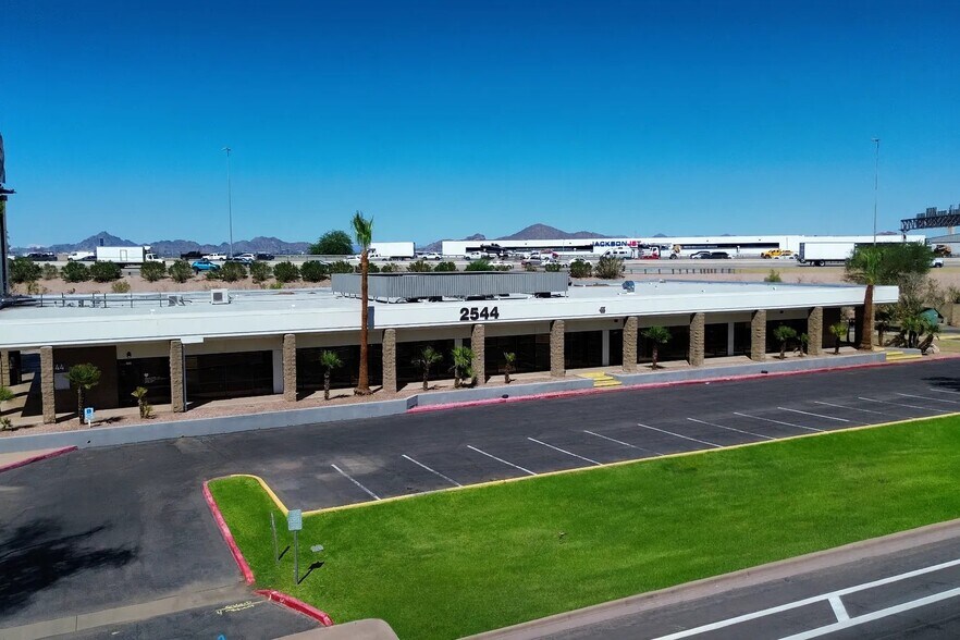 2544 E University Dr, Phoenix, AZ à vendre - Photo du bâtiment - Image 1 de 13