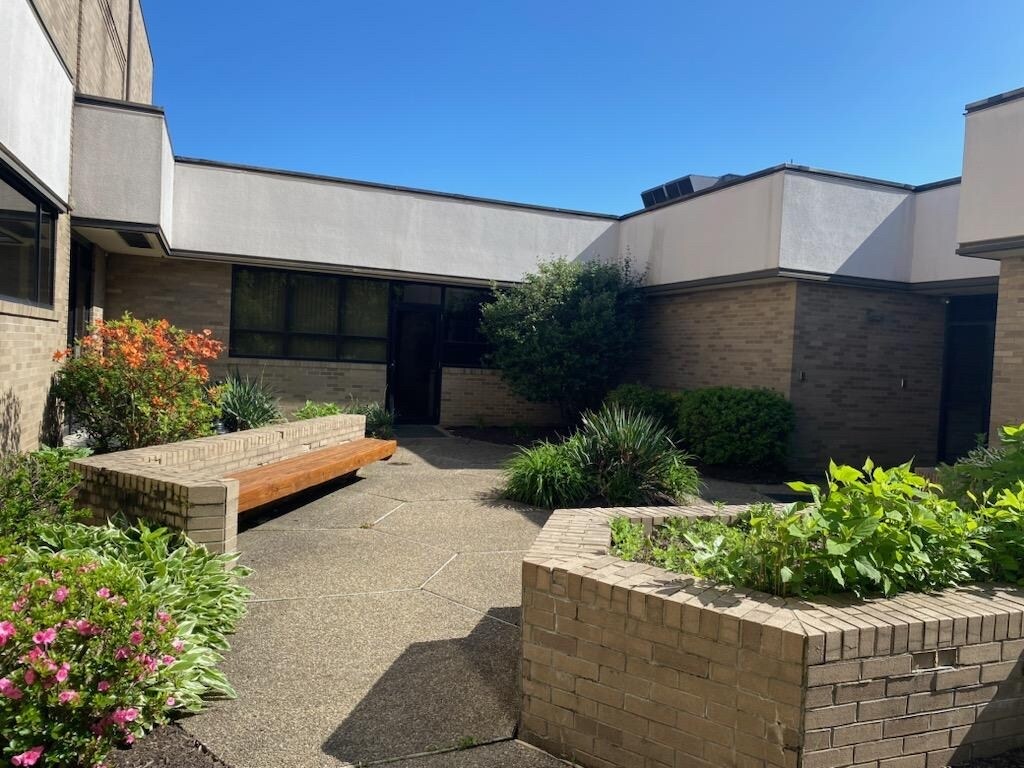 500 Commonwealth Dr, Warrendale, PA à louer Photo du bâtiment- Image 1 de 15