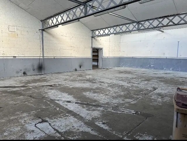 Local d'activités dans Limas à vendre - Photo intérieure - Image 2 de 11