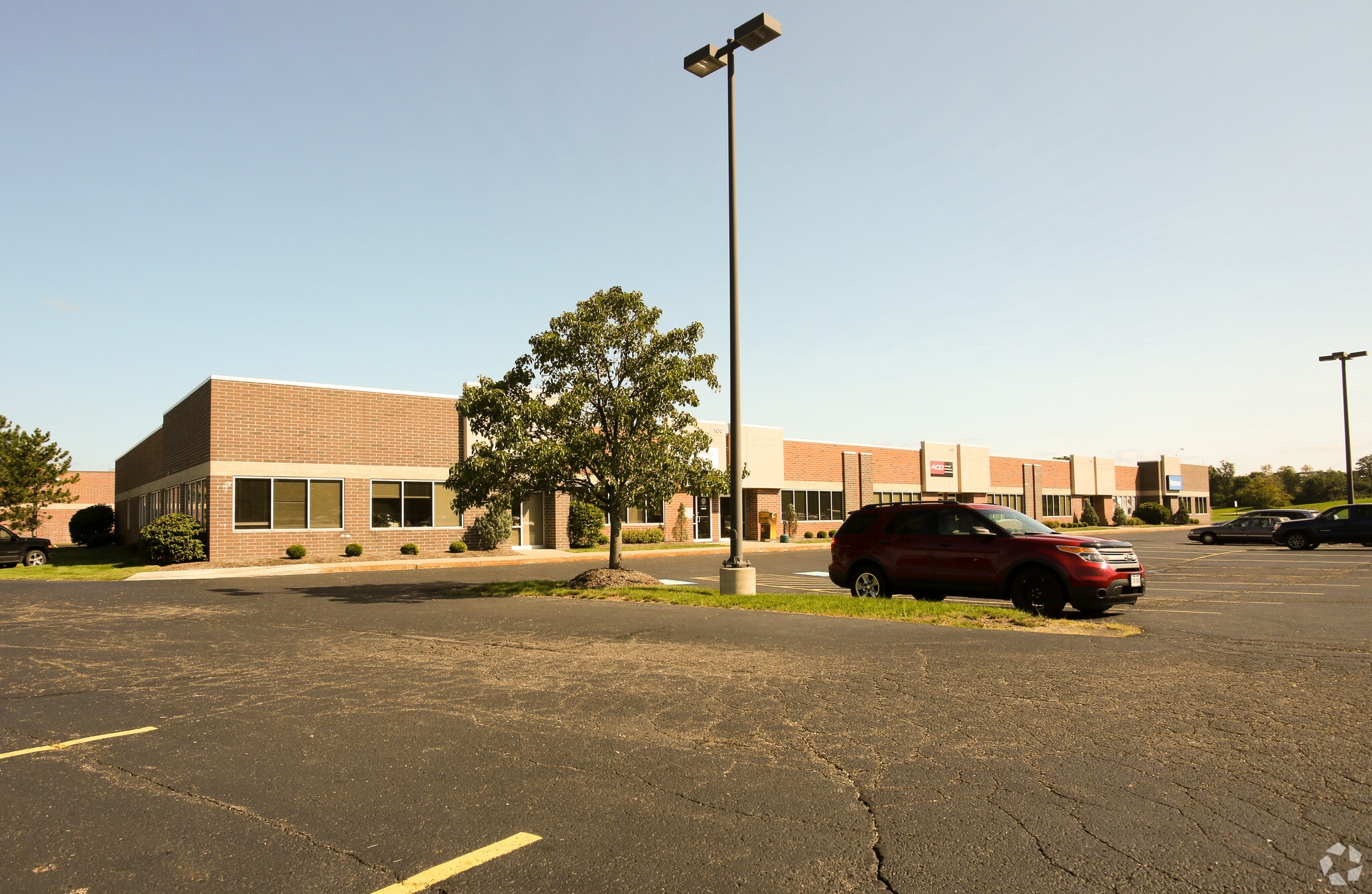 555 Frost Rd, Streetsboro, OH for lease Primary Photo- Image 1 of 11