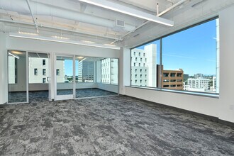 421 SW 6th Ave, Portland, OR for lease Interior Photo- Image 2 of 6