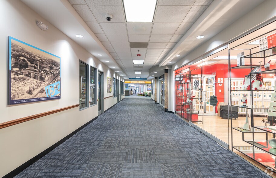 100 Cummings Ctr, Beverly, MA à louer - Photo intérieure - Image 3 de 69