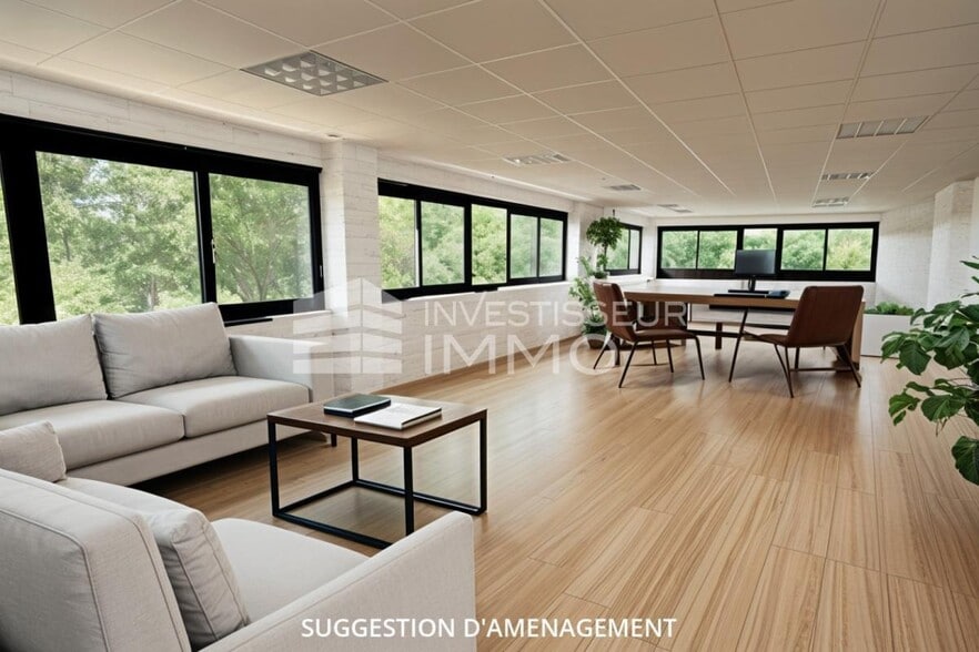 Office in Chilly-Mazarin for lease - Interior Photo - Image 3 of 6