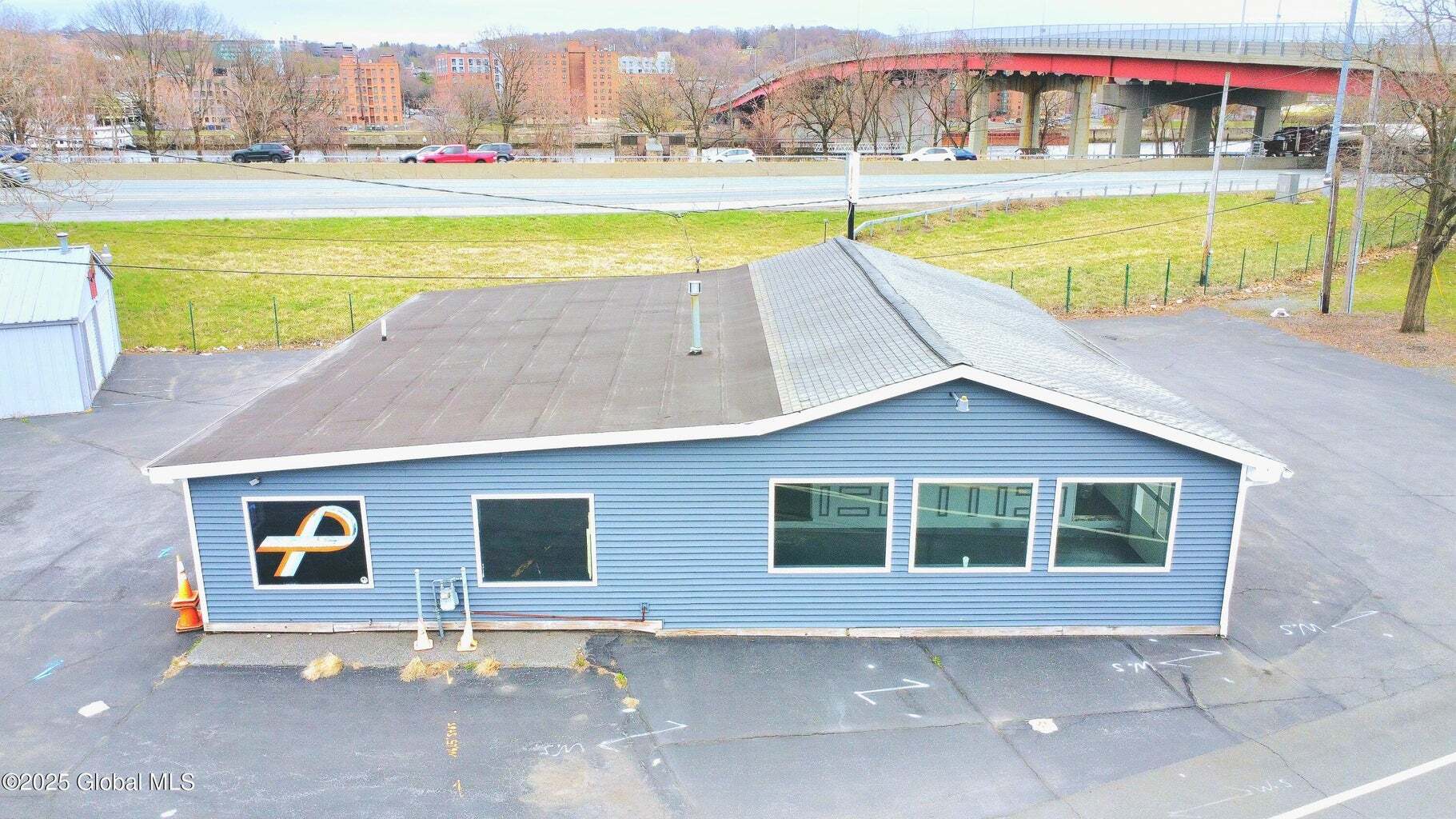 1904 Broadway, Watervliet, NY à vendre Photo du bâtiment- Image 1 de 42