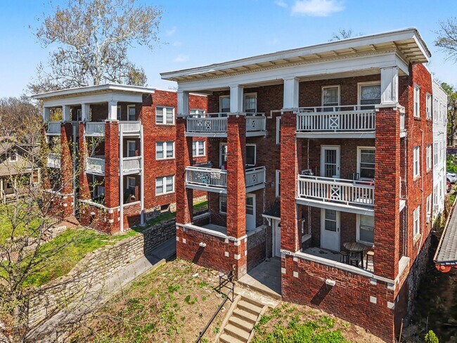 Plus de détails pour 4009-4015 Charlotte St, Kansas City, MO - Multi-résidentiel à vendre