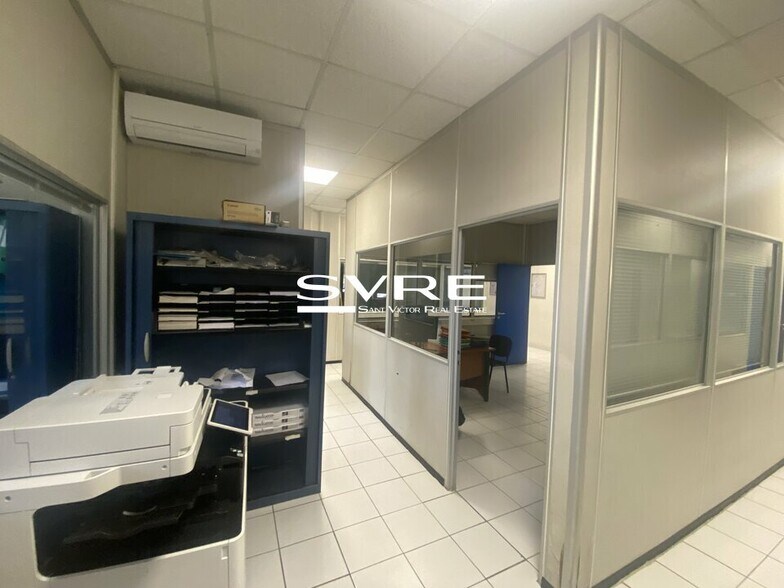 Office in Marseille for lease - Building Photo - Image 1 of 5