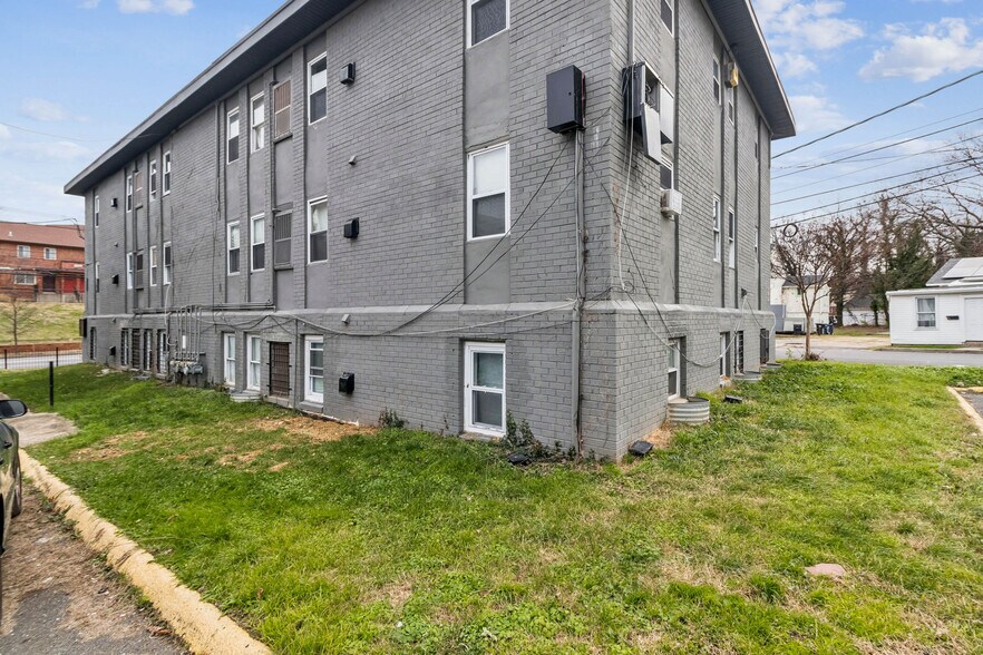 4559-4569 Benning Rd SE, Washington, DC à vendre - Photo du bâtiment - Image 2 de 15