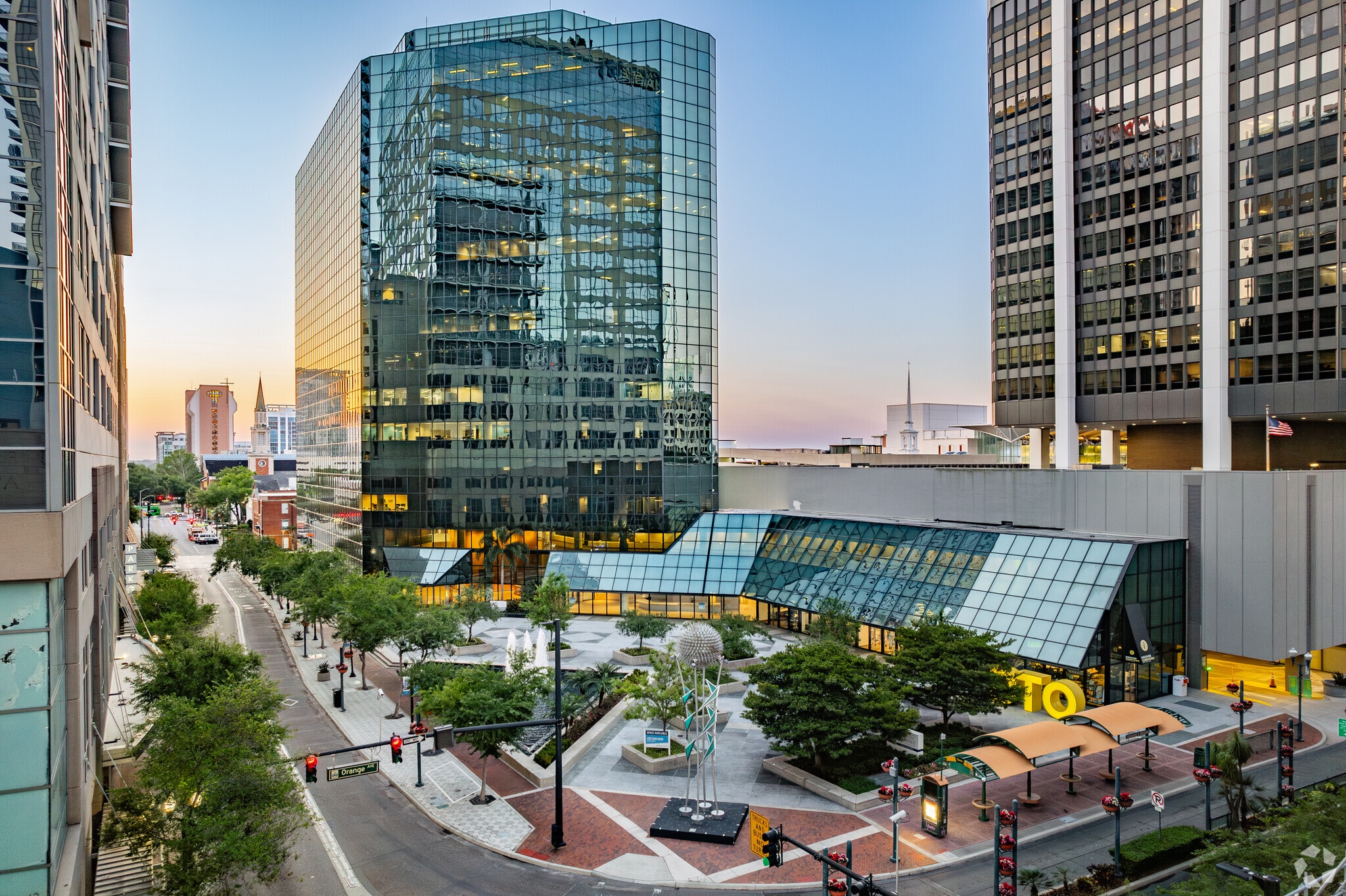 201 S Orange Ave, Orlando, FL à louer Photo du bâtiment- Image 1 de 6