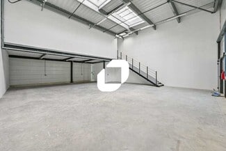 More details for 19 Rue Gambetta, Stains - Flex for Lease