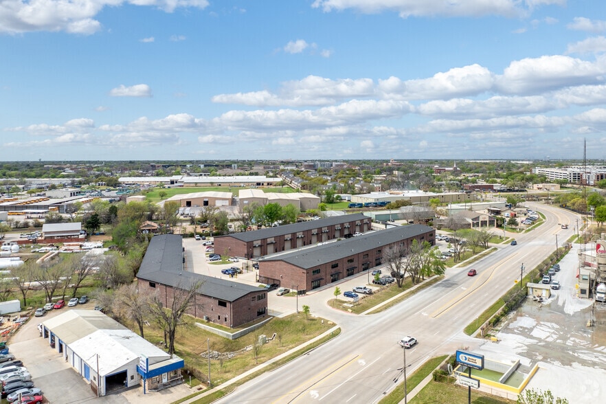 760 E Main St, Lewisville, TX for lease - Aerial - Image 3 of 13