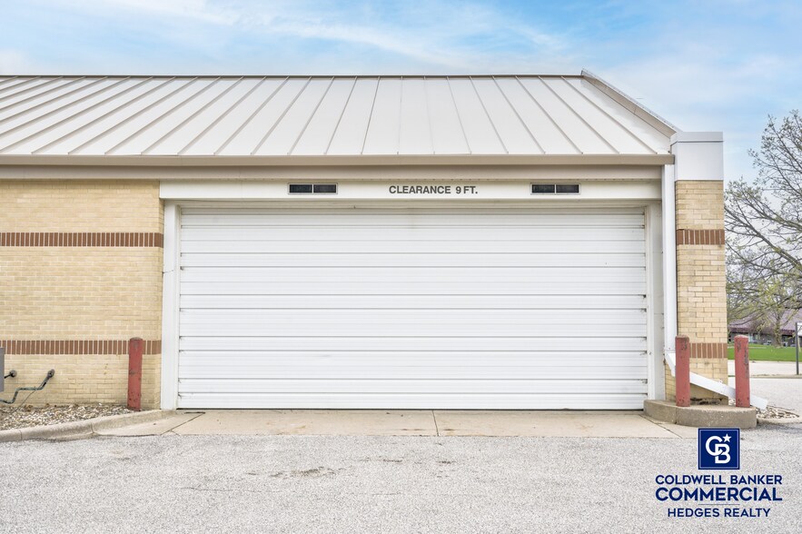 4001 River Ridge Dr NE, Cedar Rapids, IA for lease - Building Photo - Image 3 of 22