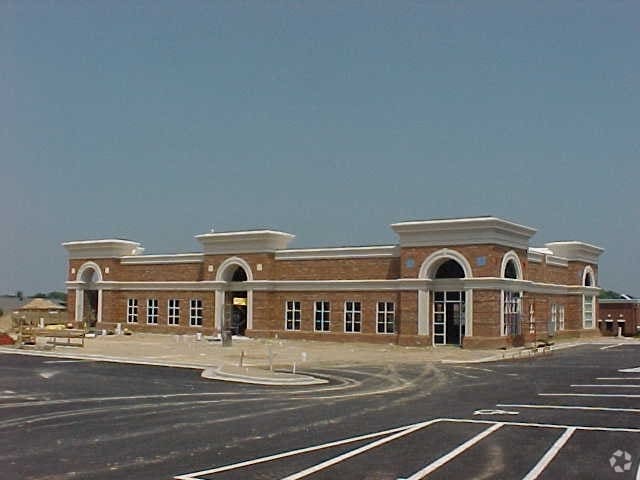 136 Gateway Blvd, Mooresville, NC for sale - Building Photo - Image 2 of 3