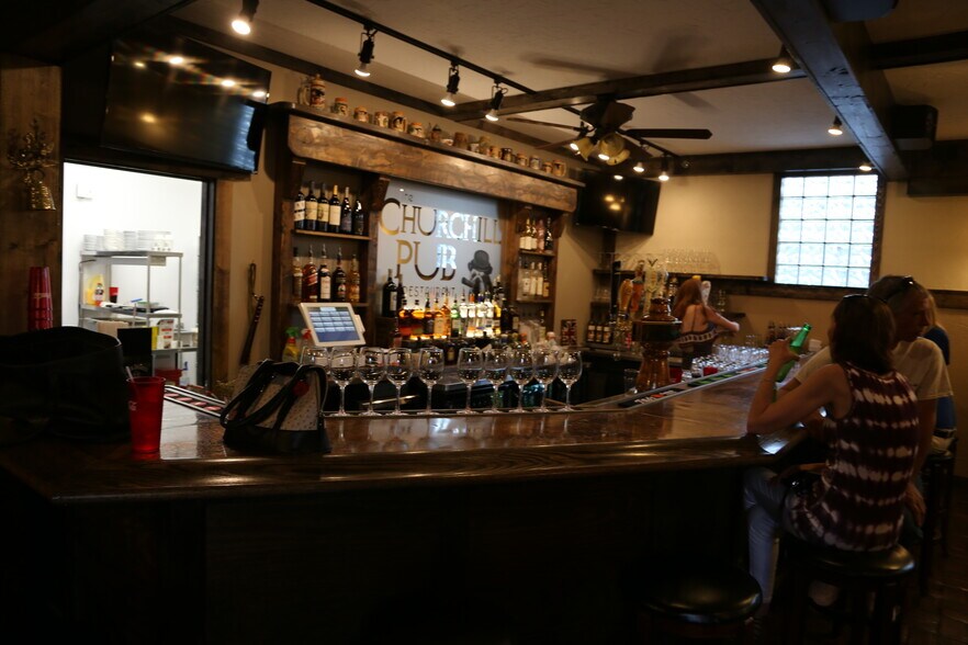 136 Darrows Ln, Cresaptown, MD à vendre - Photo du bâtiment - Image 2 de 9