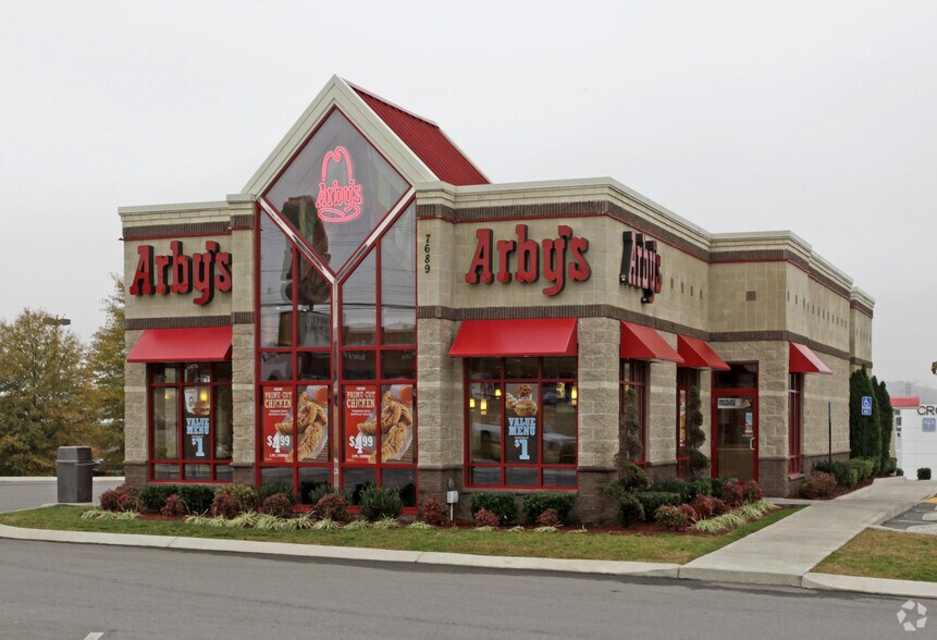 7689 Highway 70 S, Bellevue, TN à vendre - Photo du bâtiment - Image 2 de 3